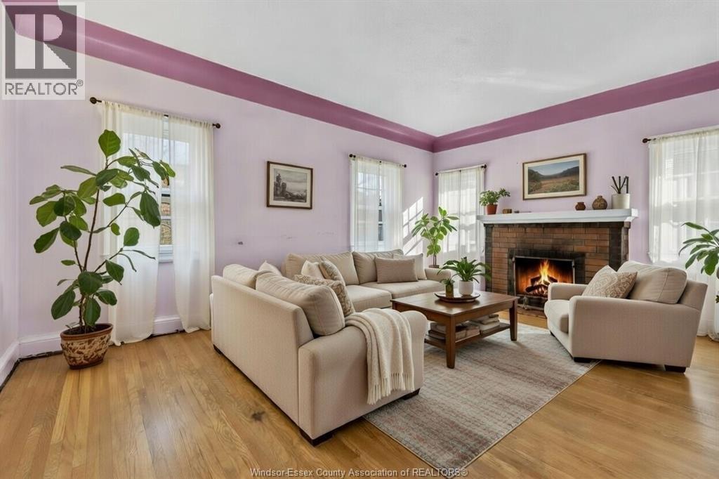 1970 Ottawa, Windsor, Ontario  N8Y 1R7 - Photo 4 - 26001133