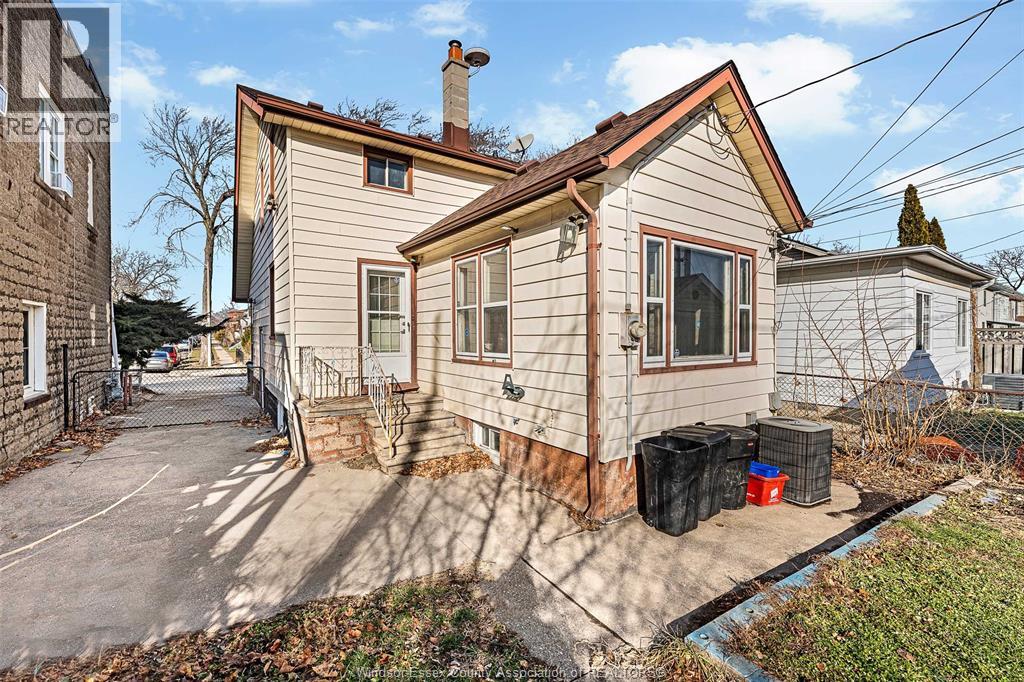 811 Elliott, Windsor, Ontario  N9A 3J6 - Photo 7 - 26001051