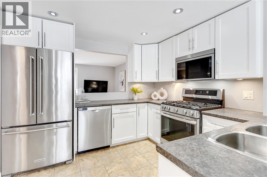 34 Rosebank Crescent, Kitchener, Ontario  N2E 2R4 - Photo 5 - 40797743