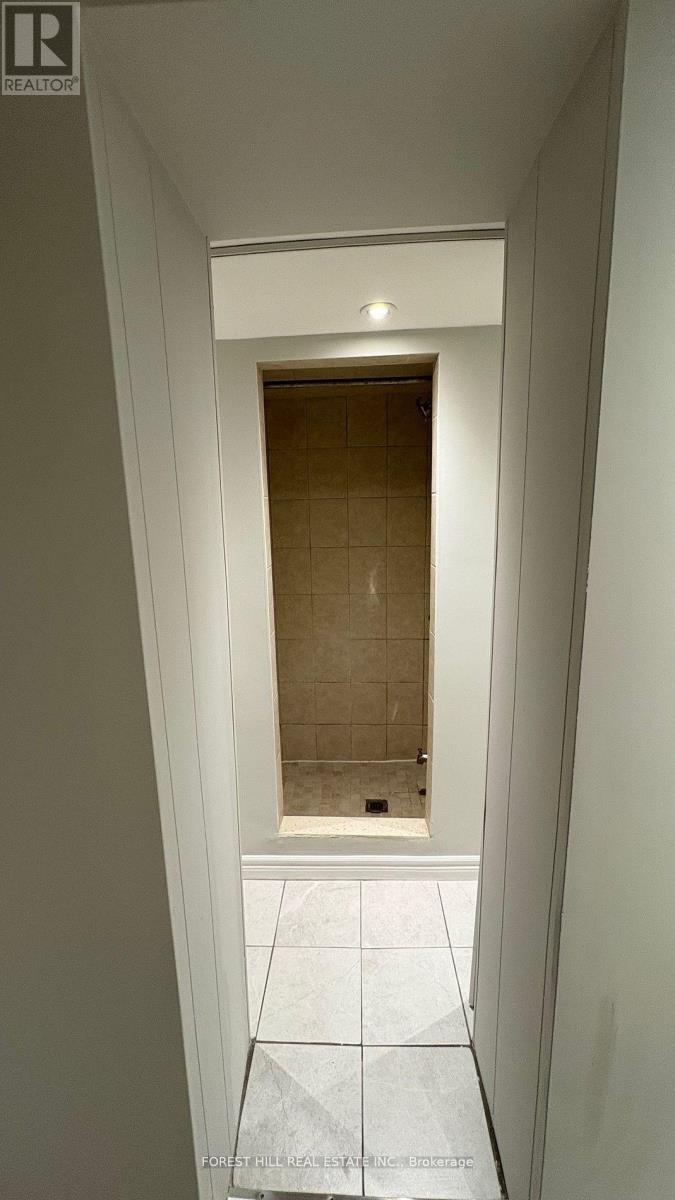 B - 8 Poplar Plains Crescent, Toronto, Ontario  M4V 1E8 - Photo 6 - C12696440