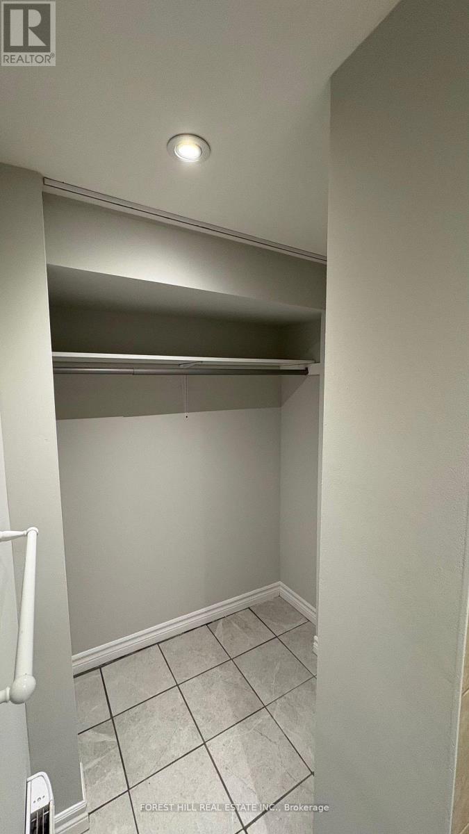 B - 8 Poplar Plains Crescent, Toronto, Ontario  M4V 1E8 - Photo 7 - C12696440