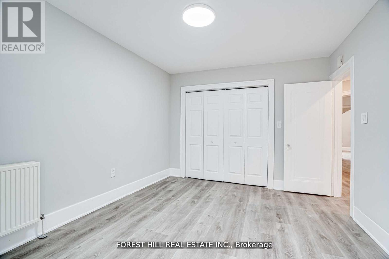 Upper - 8 Poplar Plains Crescent, Toronto, Ontario  M4V 1E8 - Photo 18 - C12696444