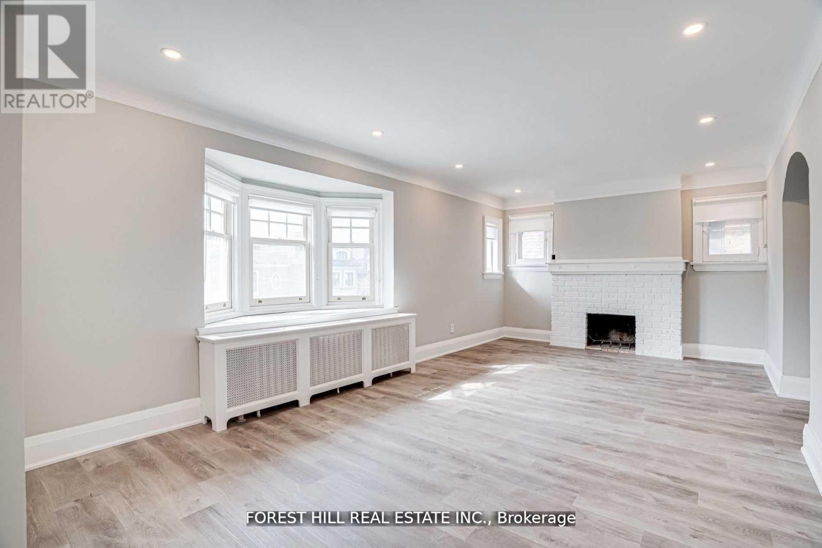 Upper - 8 Poplar Plains Crescent, Toronto, Ontario  M4V 1E8 - Photo 6 - C12696444