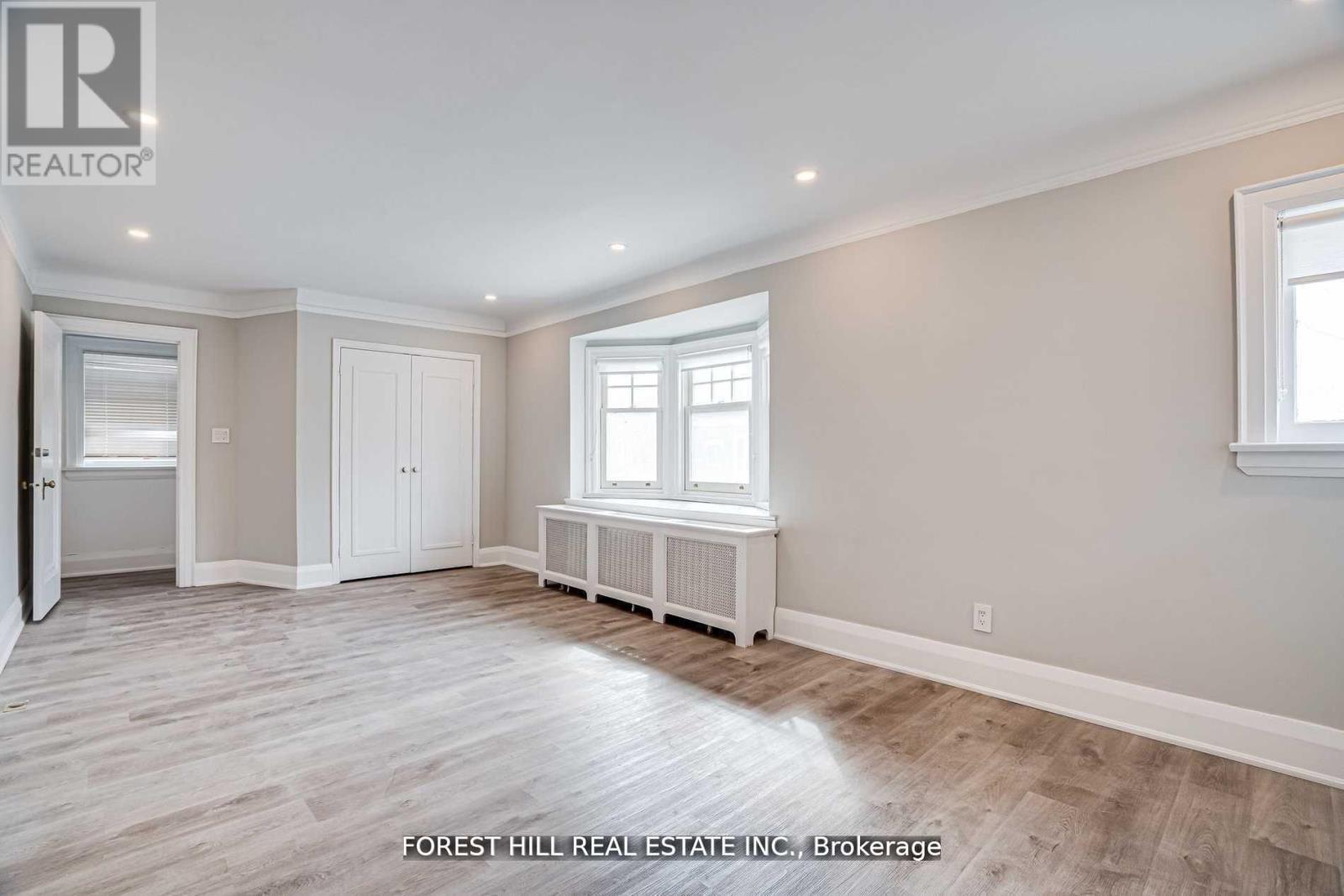 Upper - 8 Poplar Plains Crescent, Toronto, Ontario  M4V 1E8 - Photo 7 - C12696444
