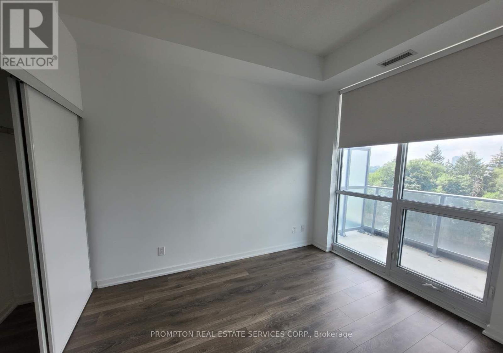 215 - 36 Forest Manor Road, Toronto, Ontario  M2J 1M5 - Photo 5 - C12696456