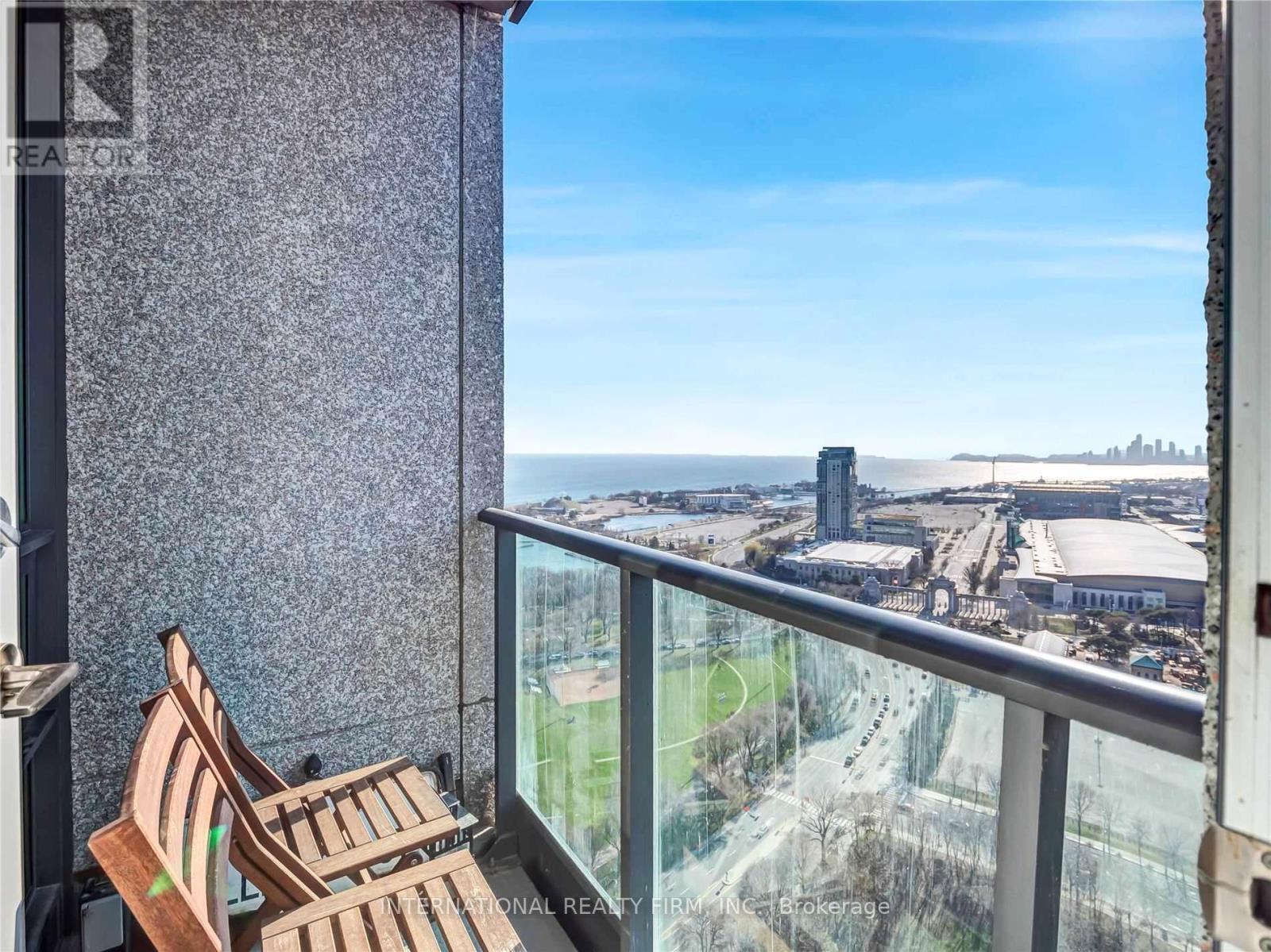 1112 - 215 Fort York Boulevard, Toronto, Ontario  M5V 4A2 - Photo 13 - C12696548