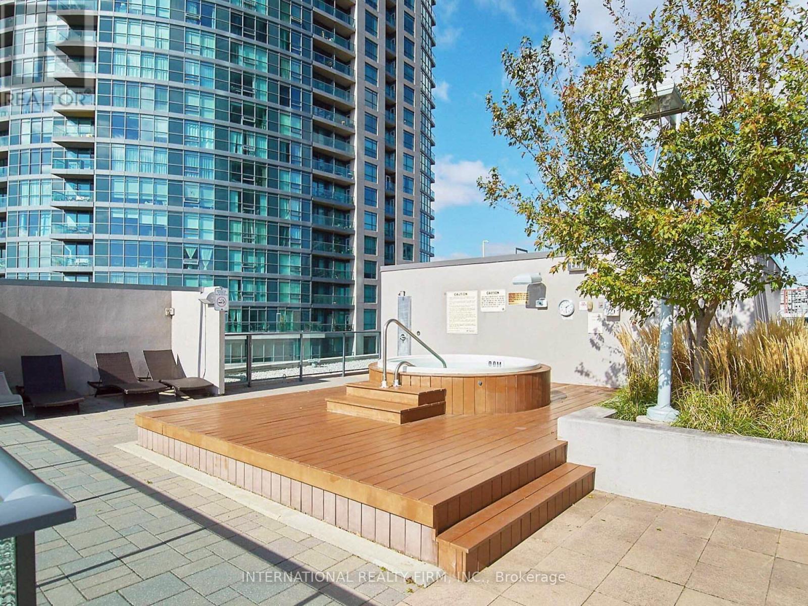 1112 - 215 Fort York Boulevard, Toronto, Ontario  M5V 4A2 - Photo 17 - C12696548