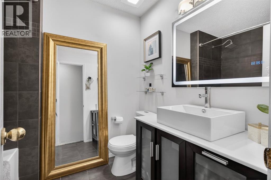 643 Strathcona Drive Sw, Calgary, Alberta  T3H 1K6 - Photo 25 - A2277598