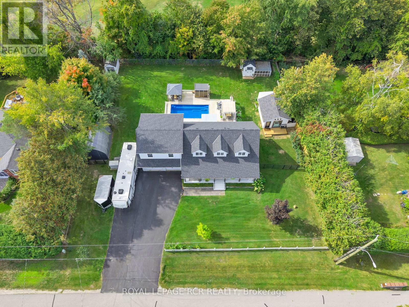 36 Marie Street, Georgina, Ontario  L0E 1L0 - Photo 3 - N12696384