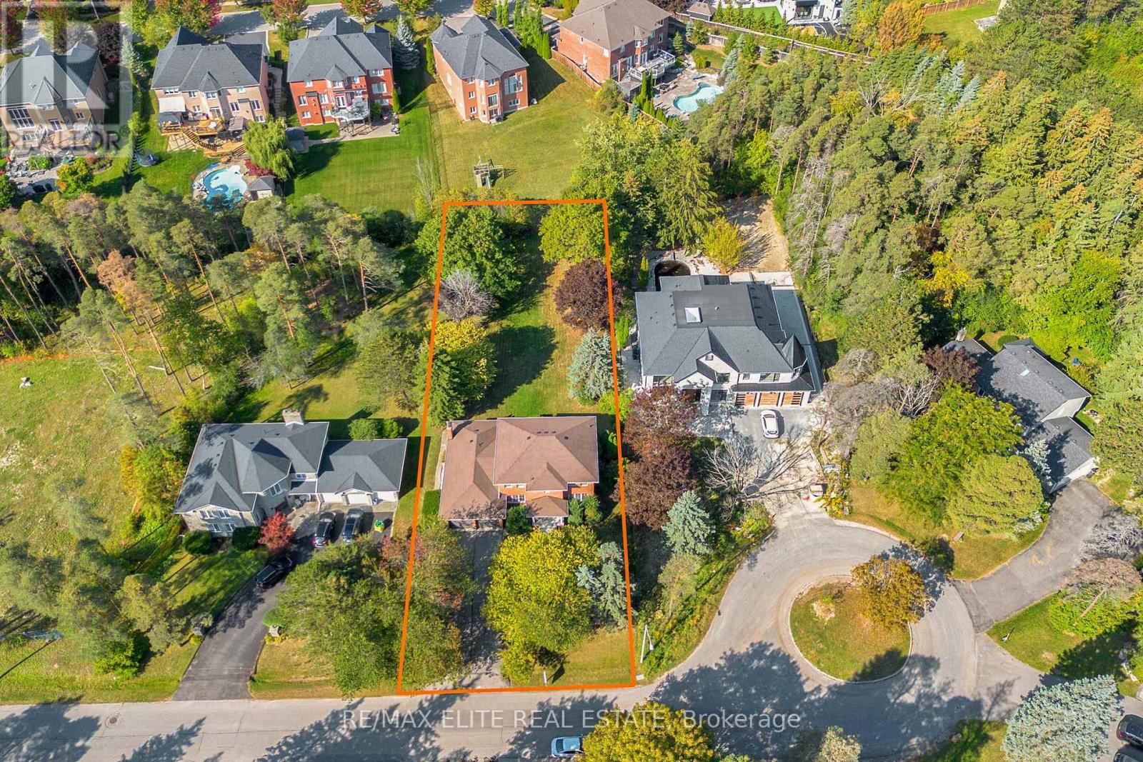 61 Beaufort Hills Road, Richmond Hill, Ontario  L4E 2N3 - Photo 4 - N12696466