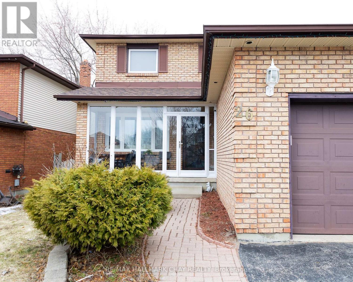 26 Orwell Crescent, Barrie, Ontario  L4N 6M6 - Photo 2 - S12696392