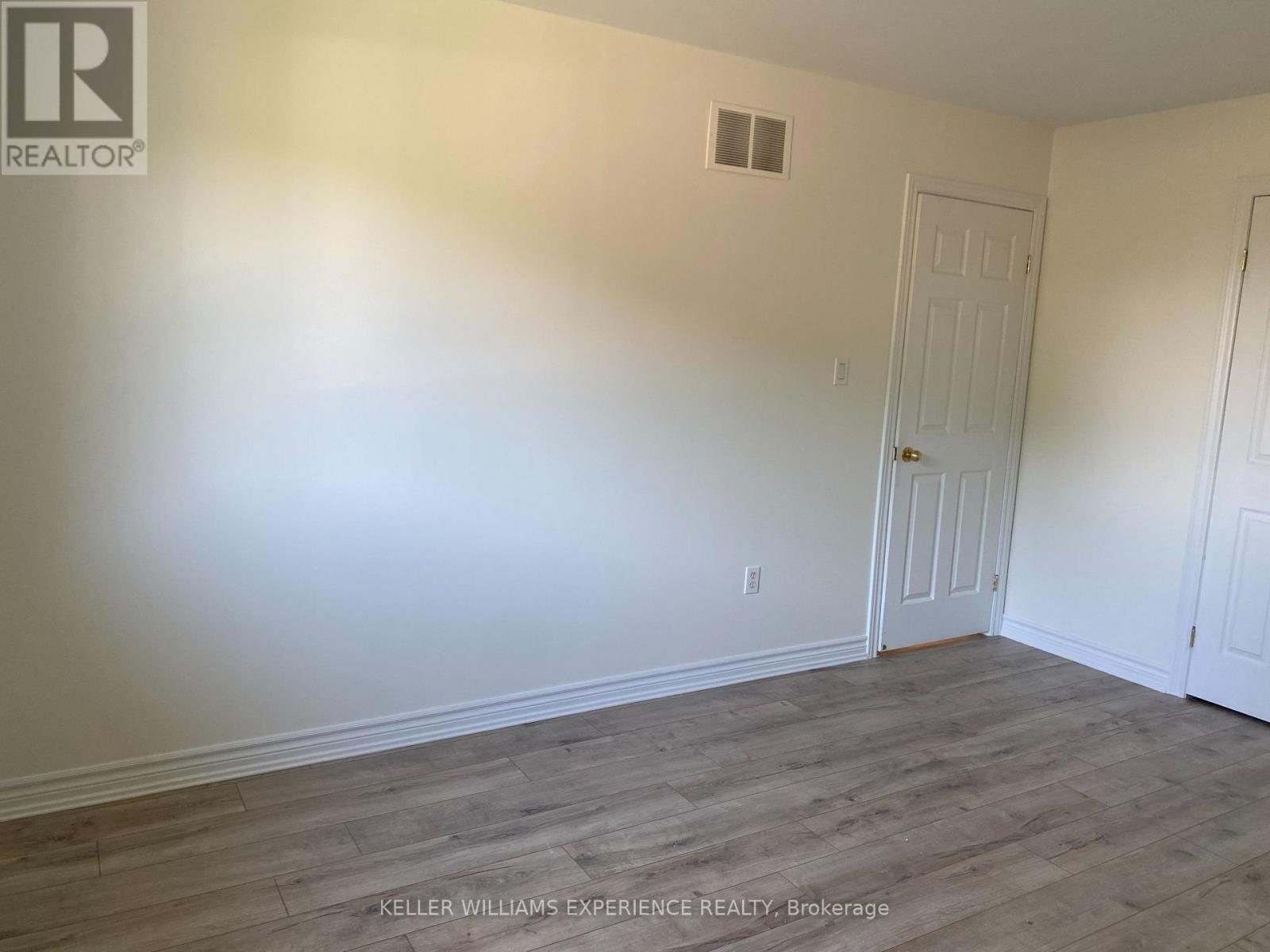 Upper - 23 Butternut Drive, Barrie, Ontario  L4N 0E3 - Photo 12 - S12696446