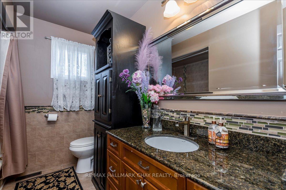 21 Barwick Drive, Barrie, Ontario  L4N 6Z7 - Photo 25 - S12696462