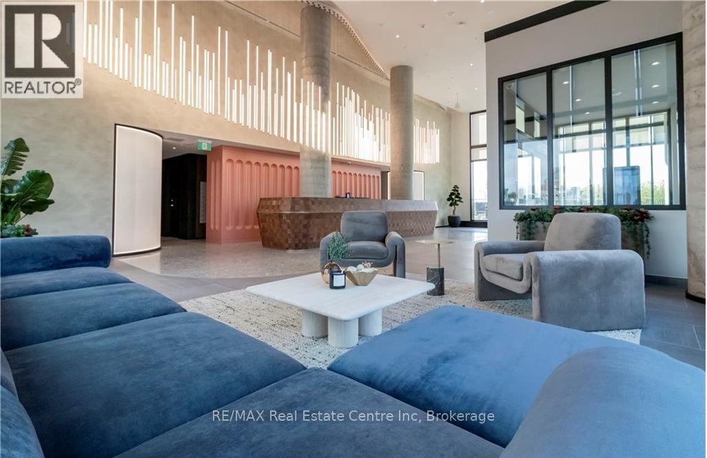 1007 - 25 Wellington Street S, Kitchener, Ontario  N2G 0G5 - Photo 2 - X12696762