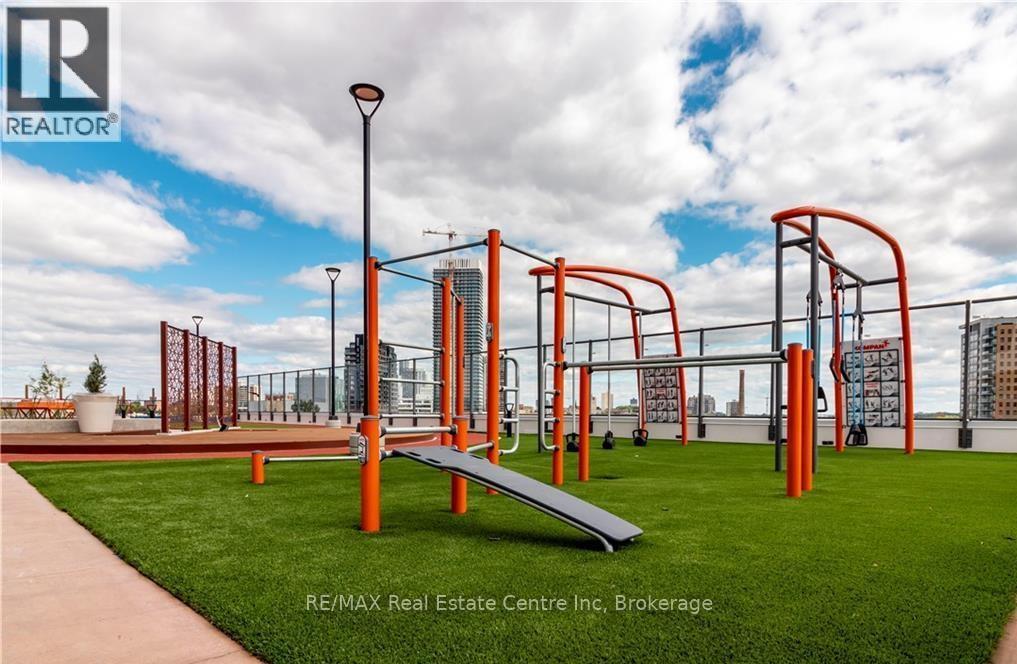 1007 - 25 Wellington Street S, Kitchener, Ontario  N2G 0G5 - Photo 9 - X12696762