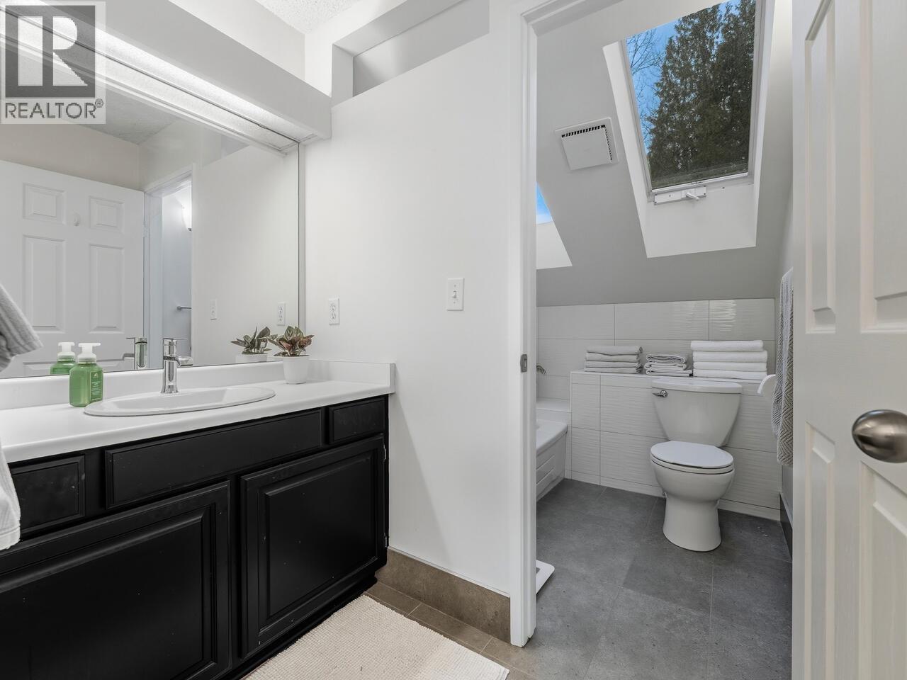 8616 Saffron Place, Burnaby, British Columbia  V5A 4H9 - Photo 15 - R3079444