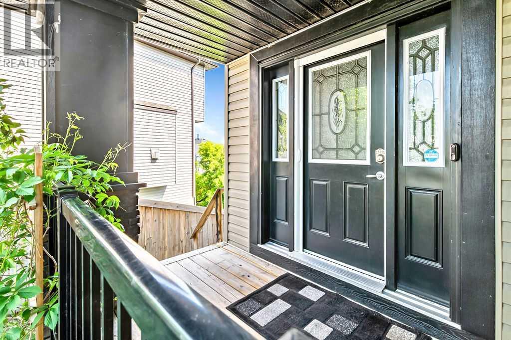 521 Westmount Close, Okotoks, Alberta  T1S 0B7 - Photo 2 - A2277474