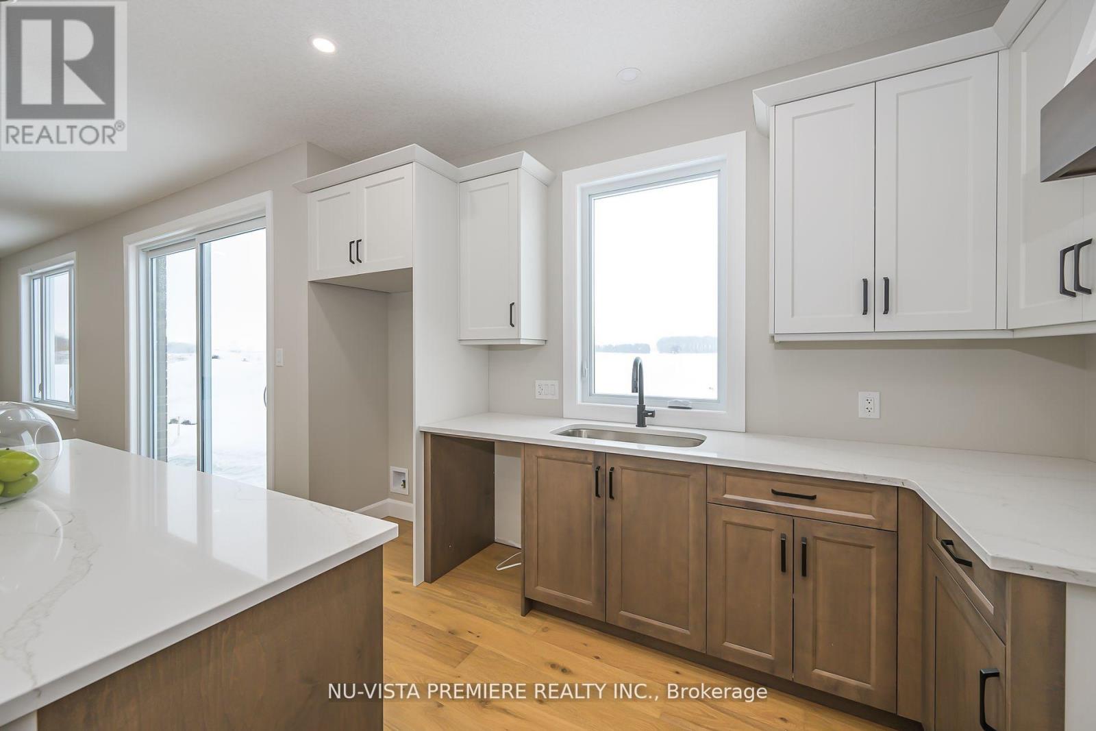 162 Watts Drive, Lucan Biddulph, Ontario  N0M 2J0 - Photo 10 - X12696790