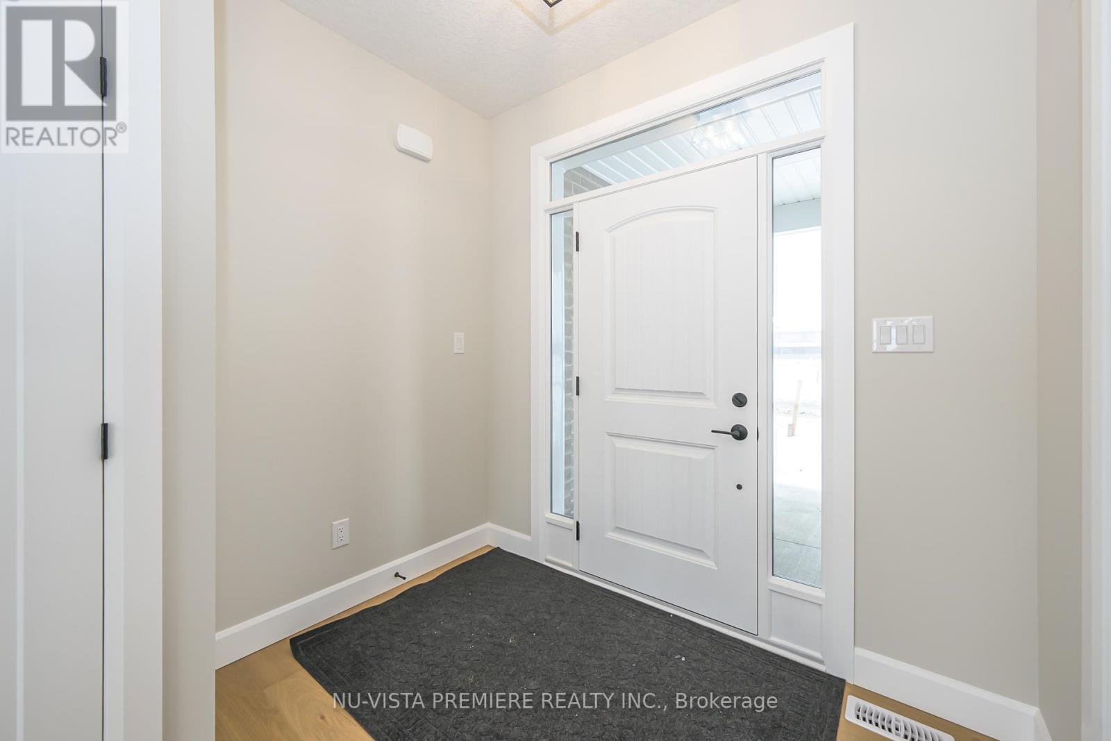 162 Watts Drive, Lucan Biddulph, Ontario  N0M 2J0 - Photo 2 - X12696790