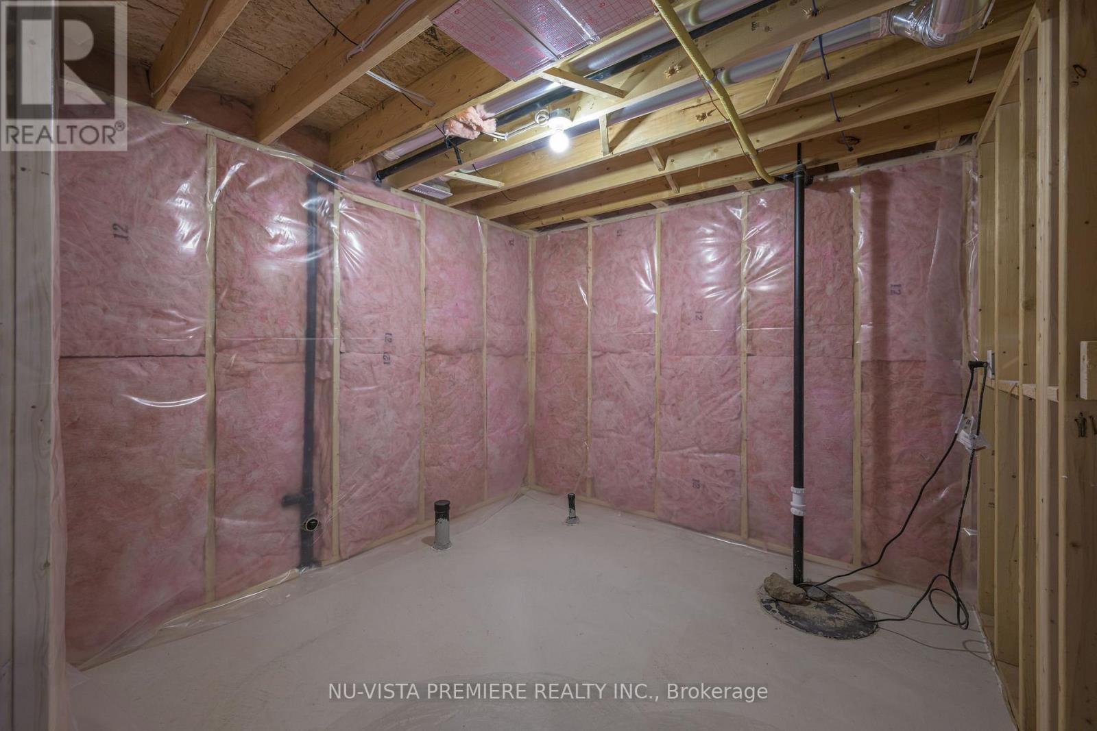 162 Watts Drive, Lucan Biddulph, Ontario  N0M 2J0 - Photo 27 - X12696790