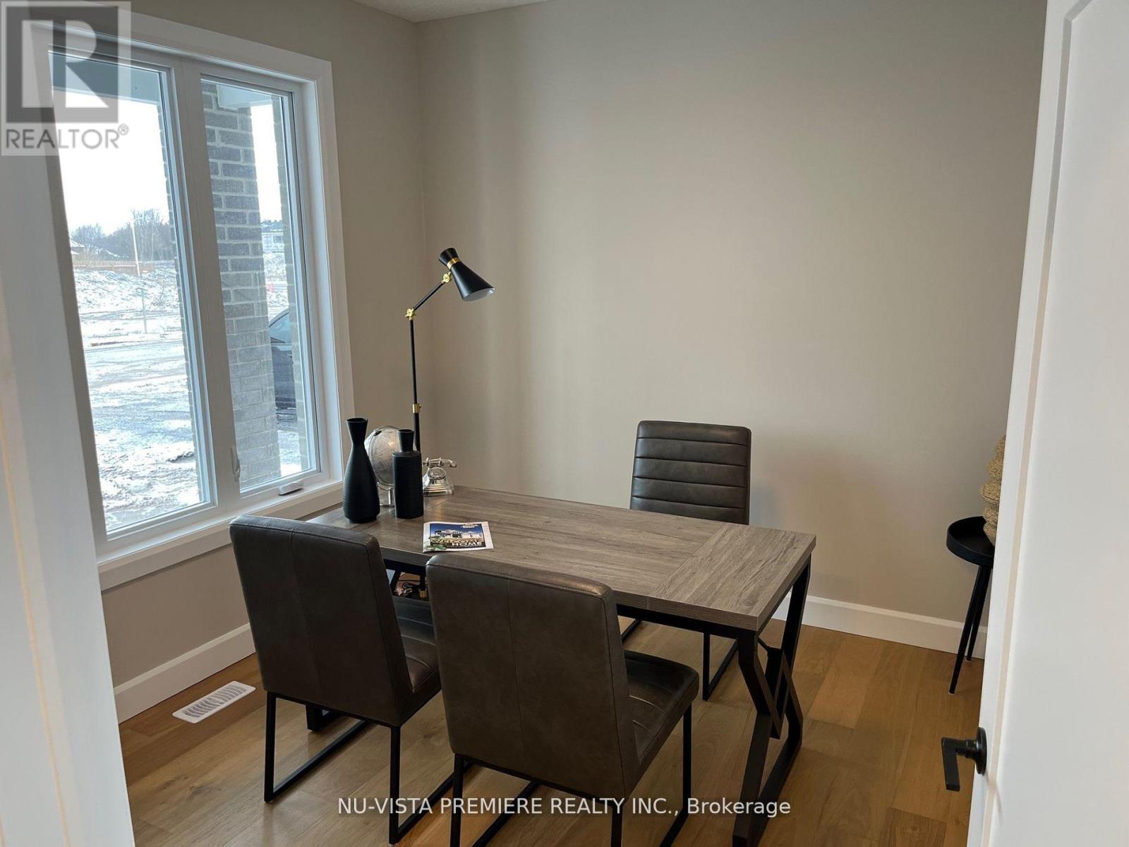 162 Watts Drive, Lucan Biddulph, Ontario  N0M 2J0 - Photo 3 - X12696790