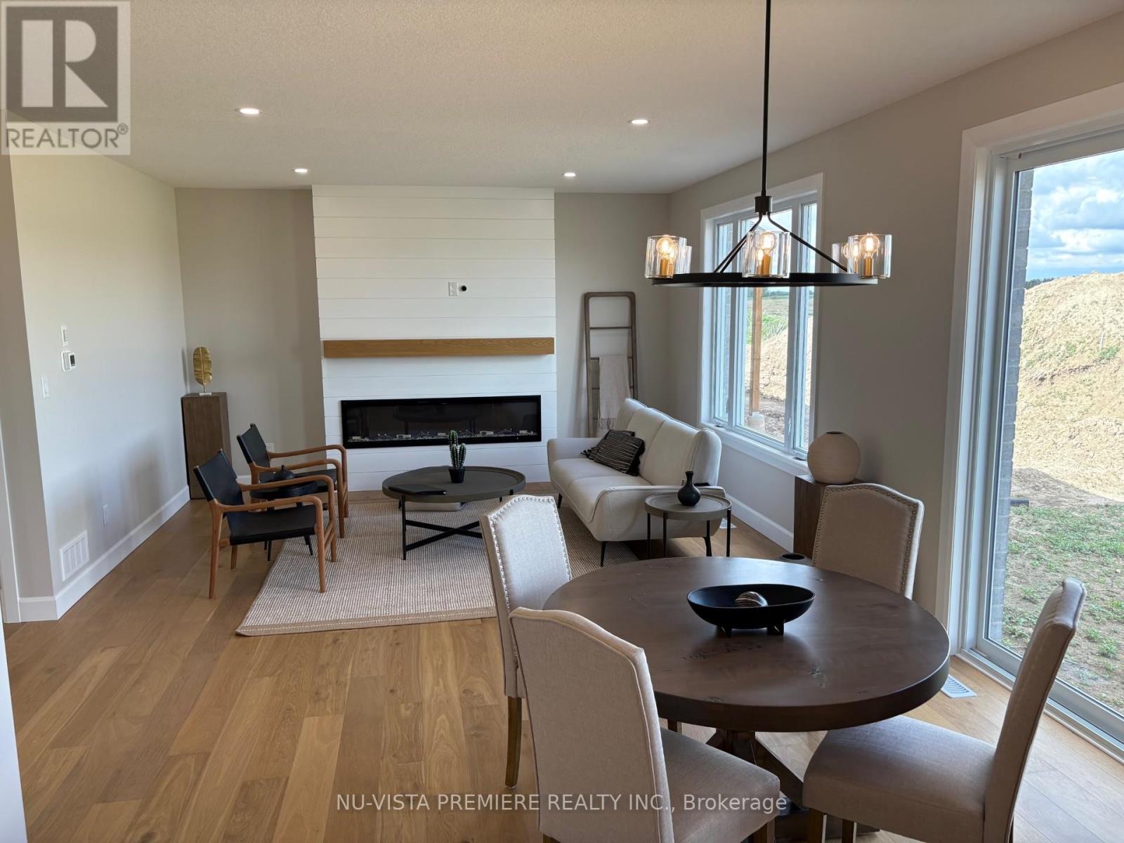 162 Watts Drive, Lucan Biddulph, Ontario  N0M 2J0 - Photo 4 - X12696790