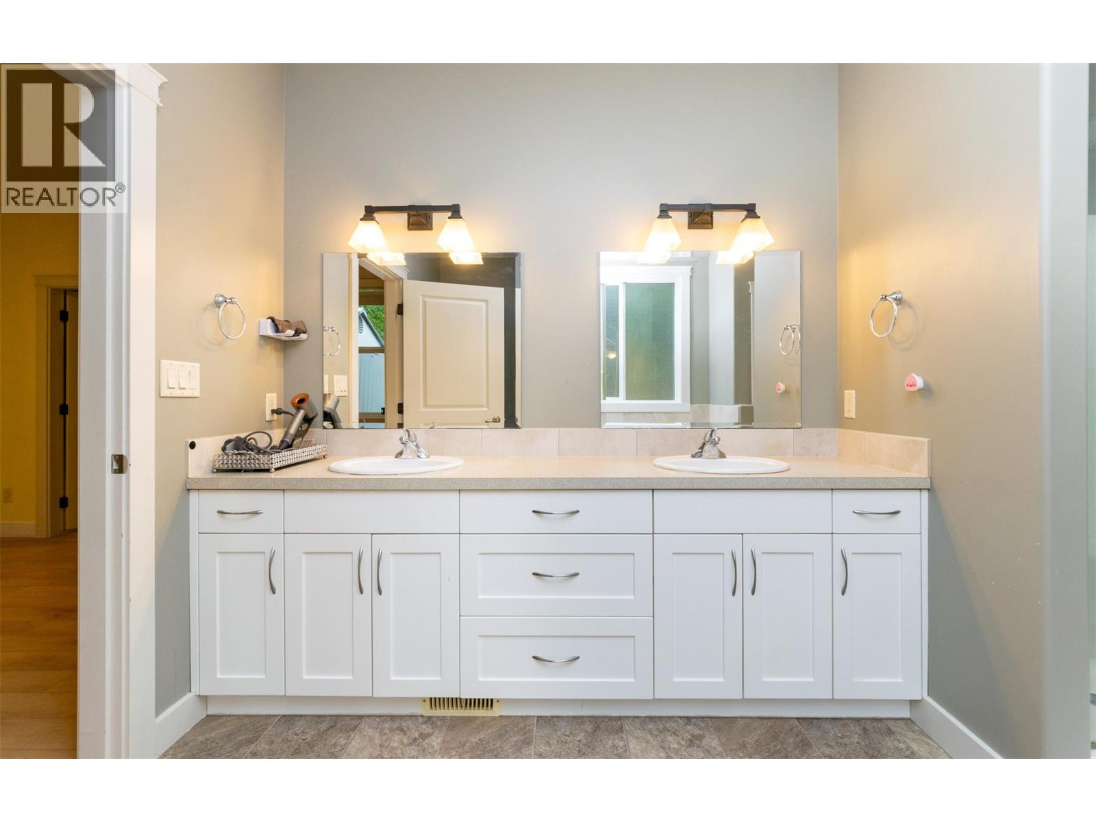 1581 20 Street Ne Unit# 36, Salmon Arm, British Columbia  V1E 0A7 - Photo 27 - 10367325