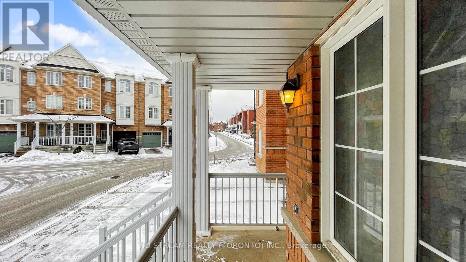 72 - 15 Old Colony Road, Richmond Hill, Ontario  L4E 4L5 - Photo 2 - N12694988