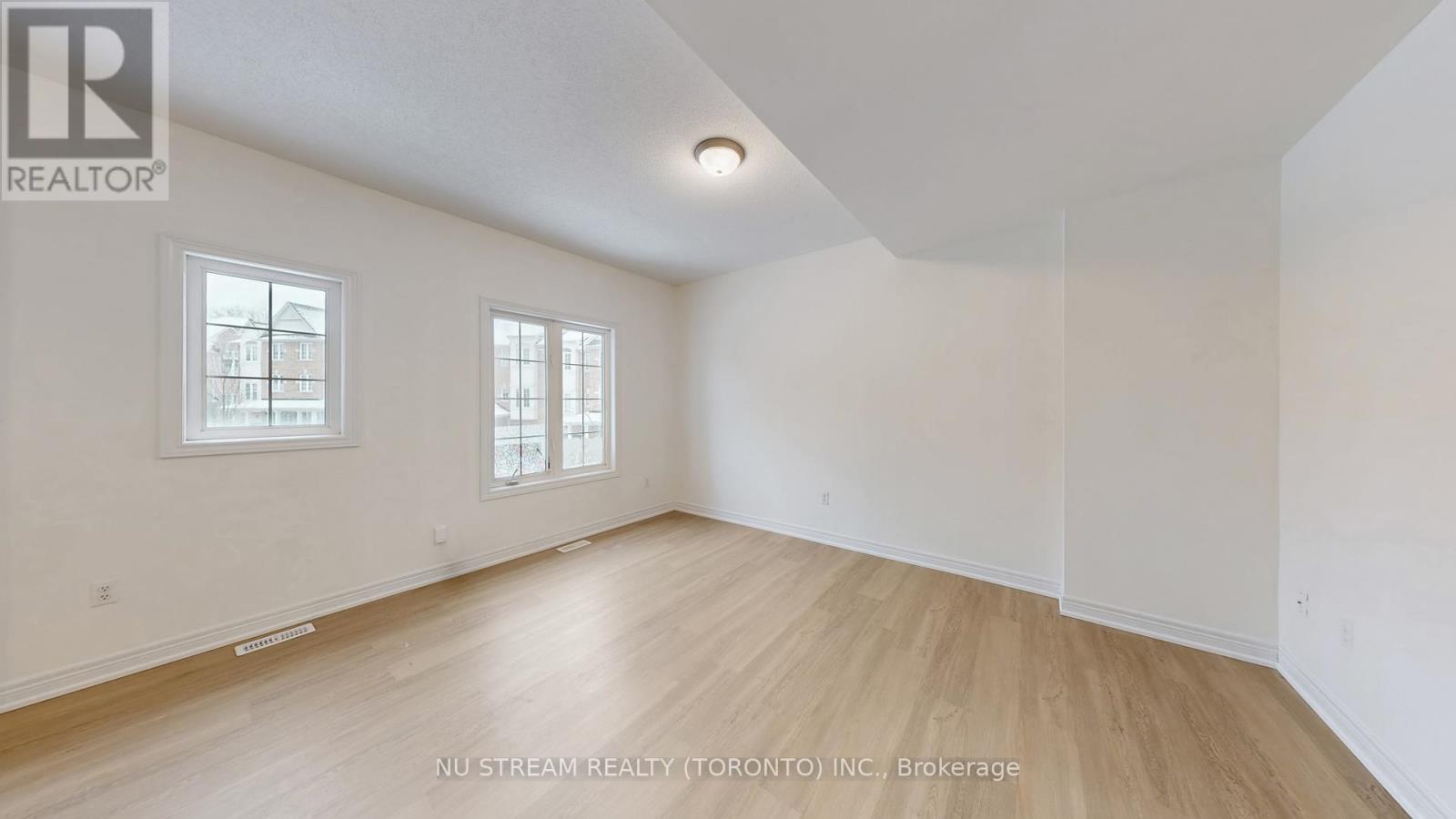 72 - 15 Old Colony Road, Richmond Hill, Ontario  L4E 4L5 - Photo 4 - N12694988