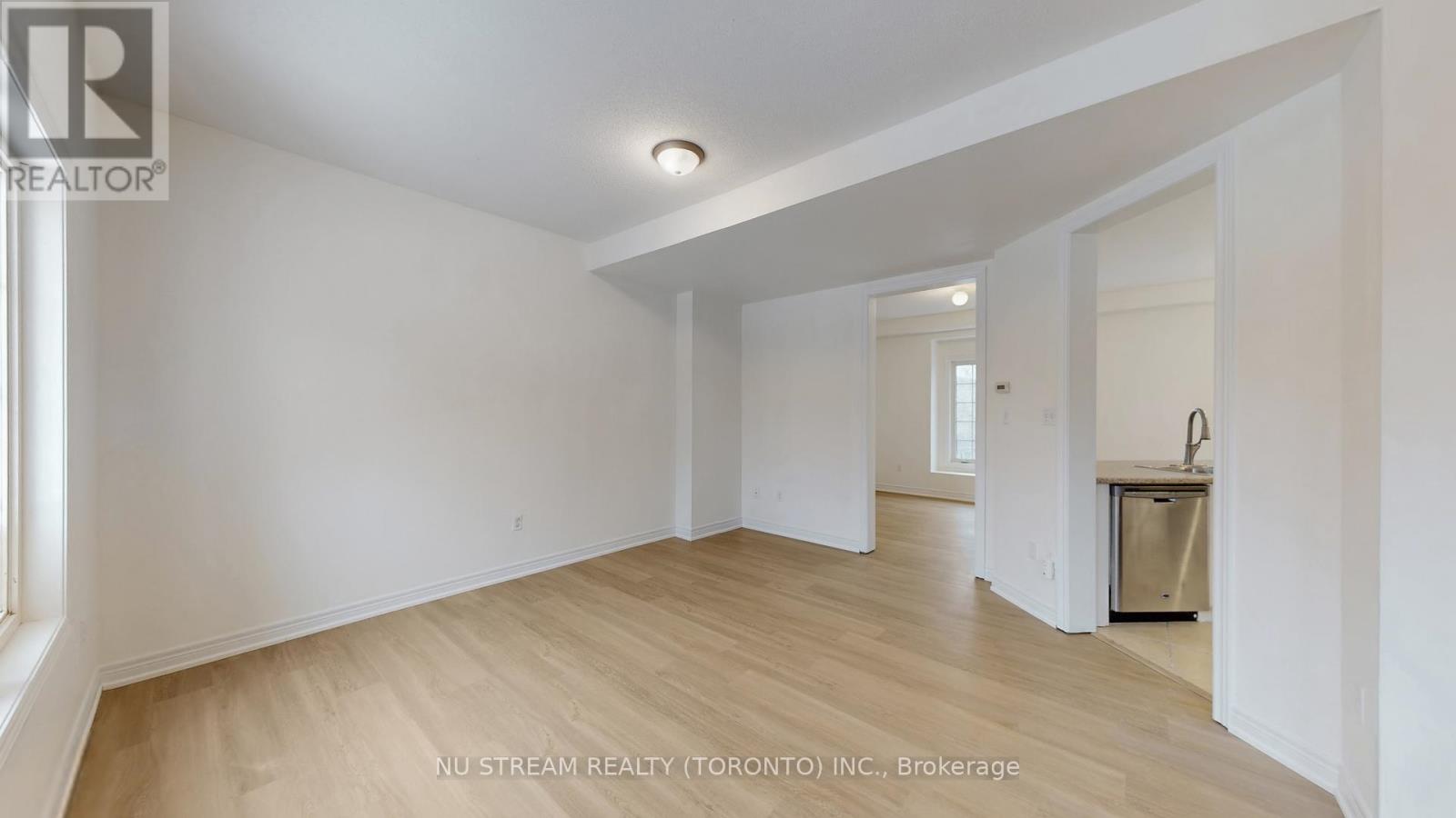 72 - 15 Old Colony Road, Richmond Hill, Ontario  L4E 4L5 - Photo 7 - N12694988