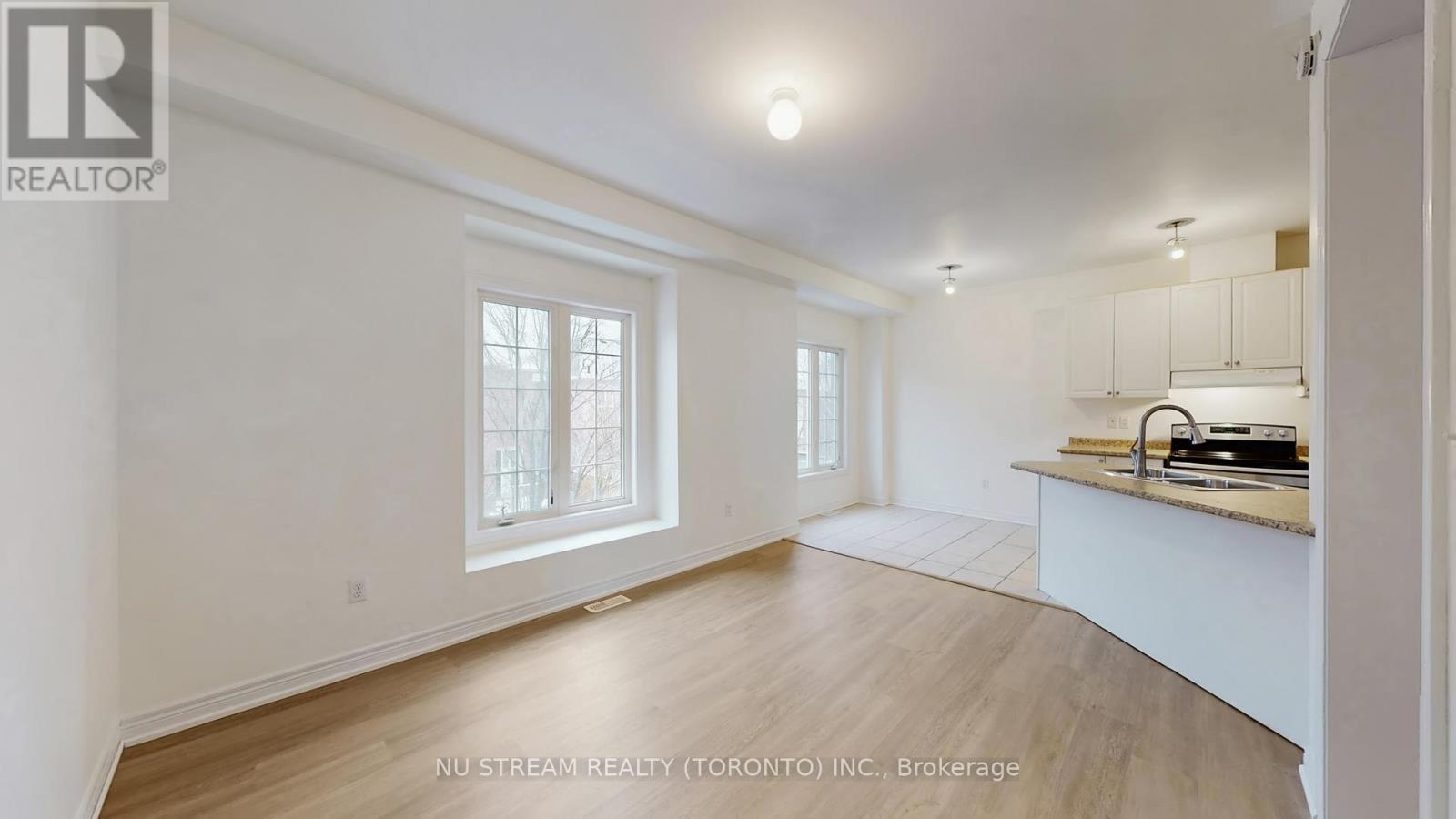 72 - 15 Old Colony Road, Richmond Hill, Ontario  L4E 4L5 - Photo 9 - N12694988