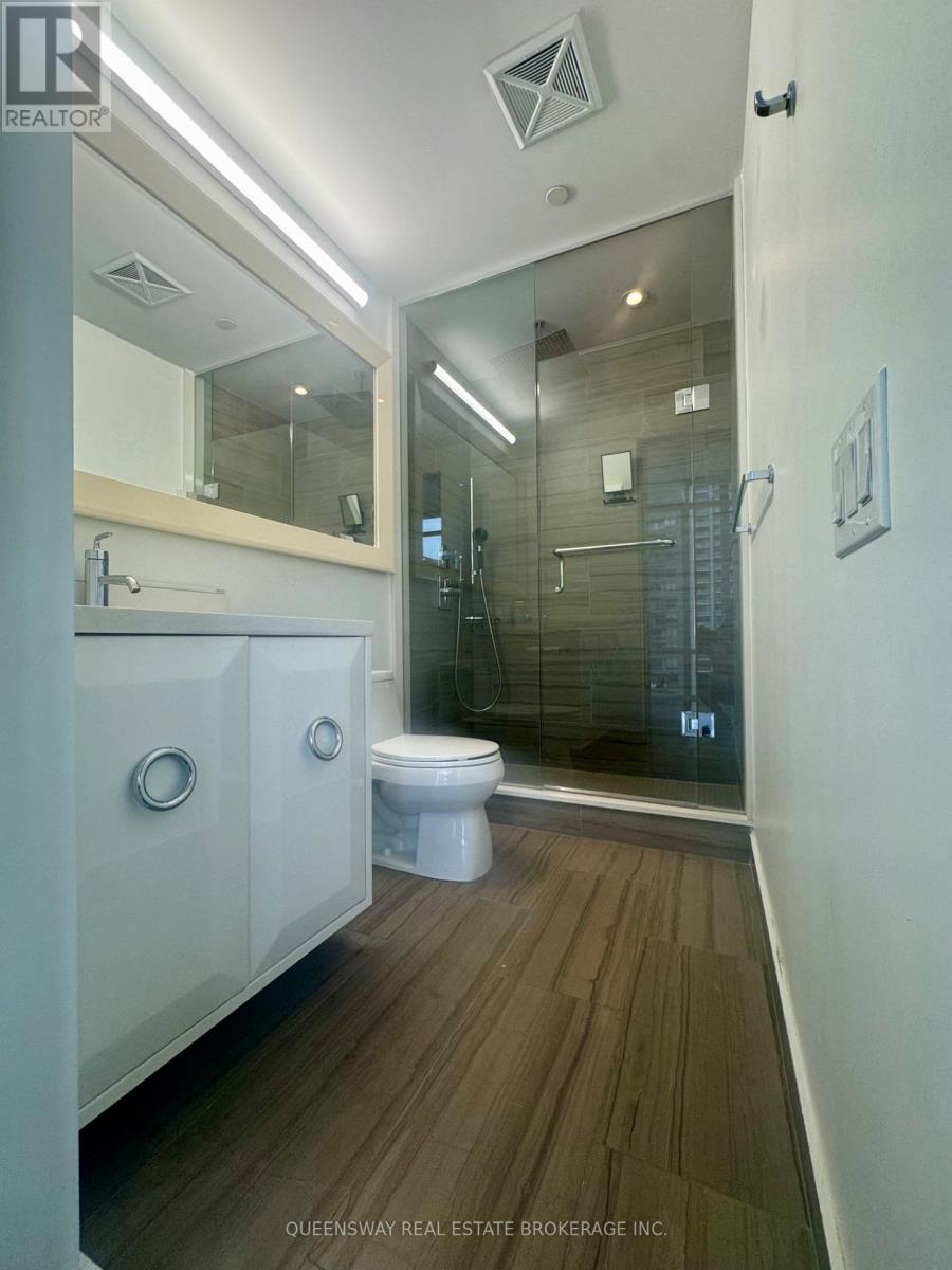 90 Parklawn Road, Toronto, Ontario  M8Y 0B6 - Photo 5 - W12696394