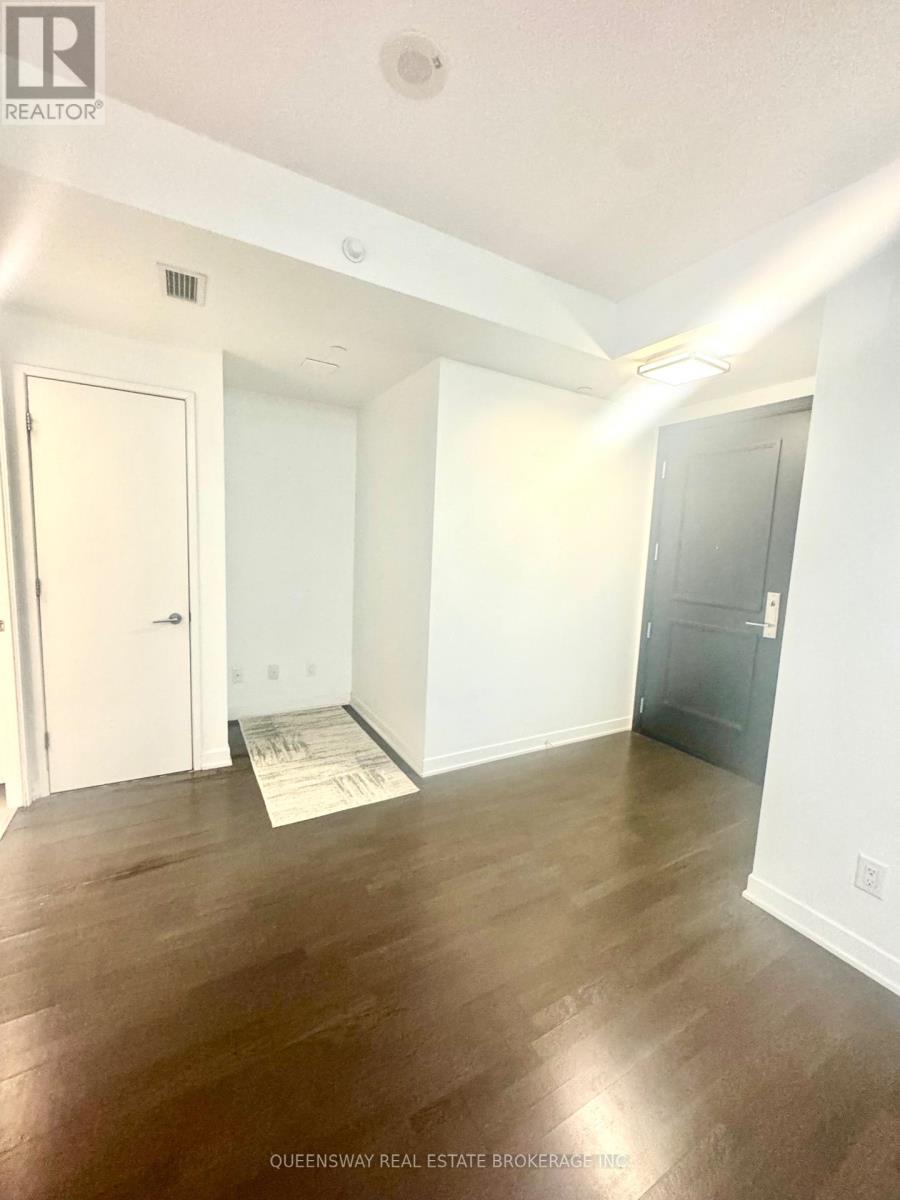 90 Parklawn Road, Toronto, Ontario  M8Y 0B6 - Photo 9 - W12696394