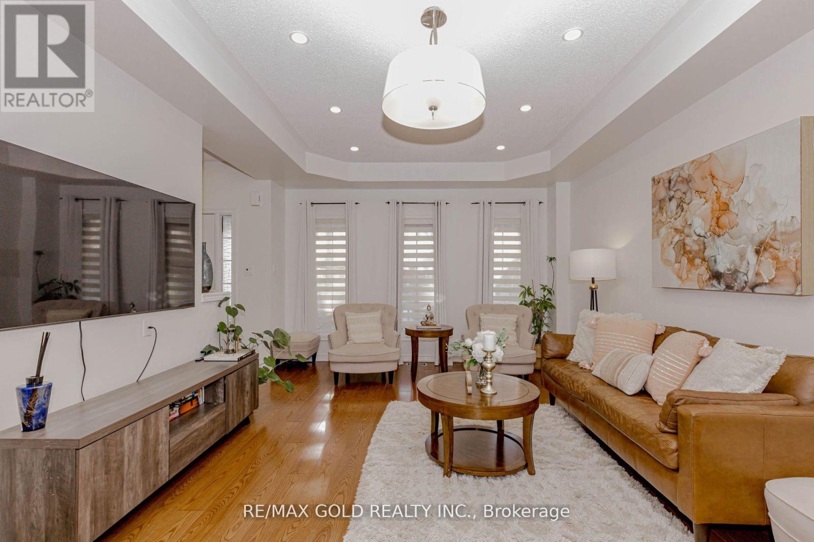 246 Littlewood Drive, Oakville, Ontario  L6H 7K1 - Photo 11 - W12696406