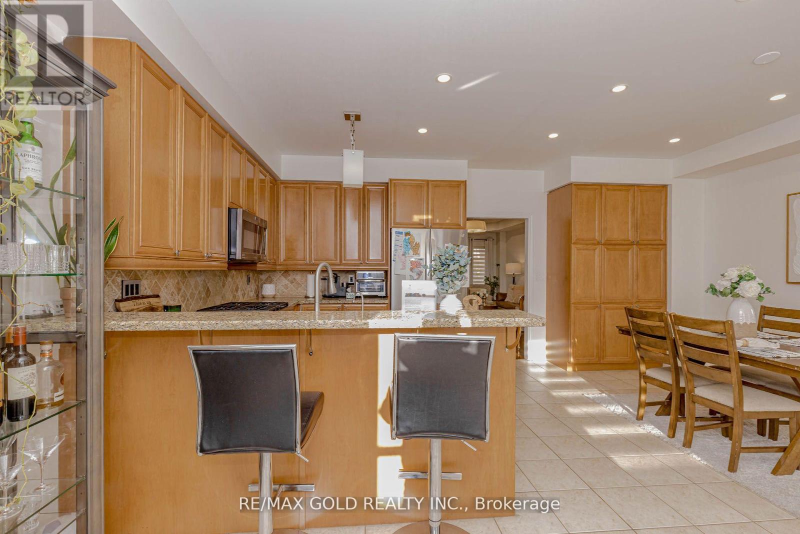 246 Littlewood Drive, Oakville, Ontario  L6H 7K1 - Photo 20 - W12696406