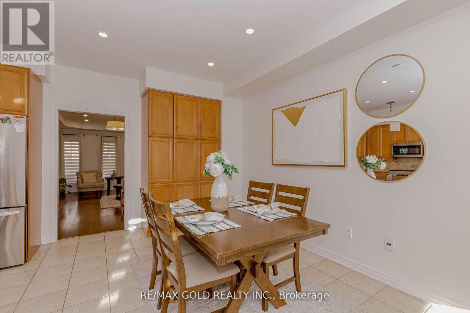 246 Littlewood Drive, Oakville, Ontario  L6H 7K1 - Photo 21 - W12696406