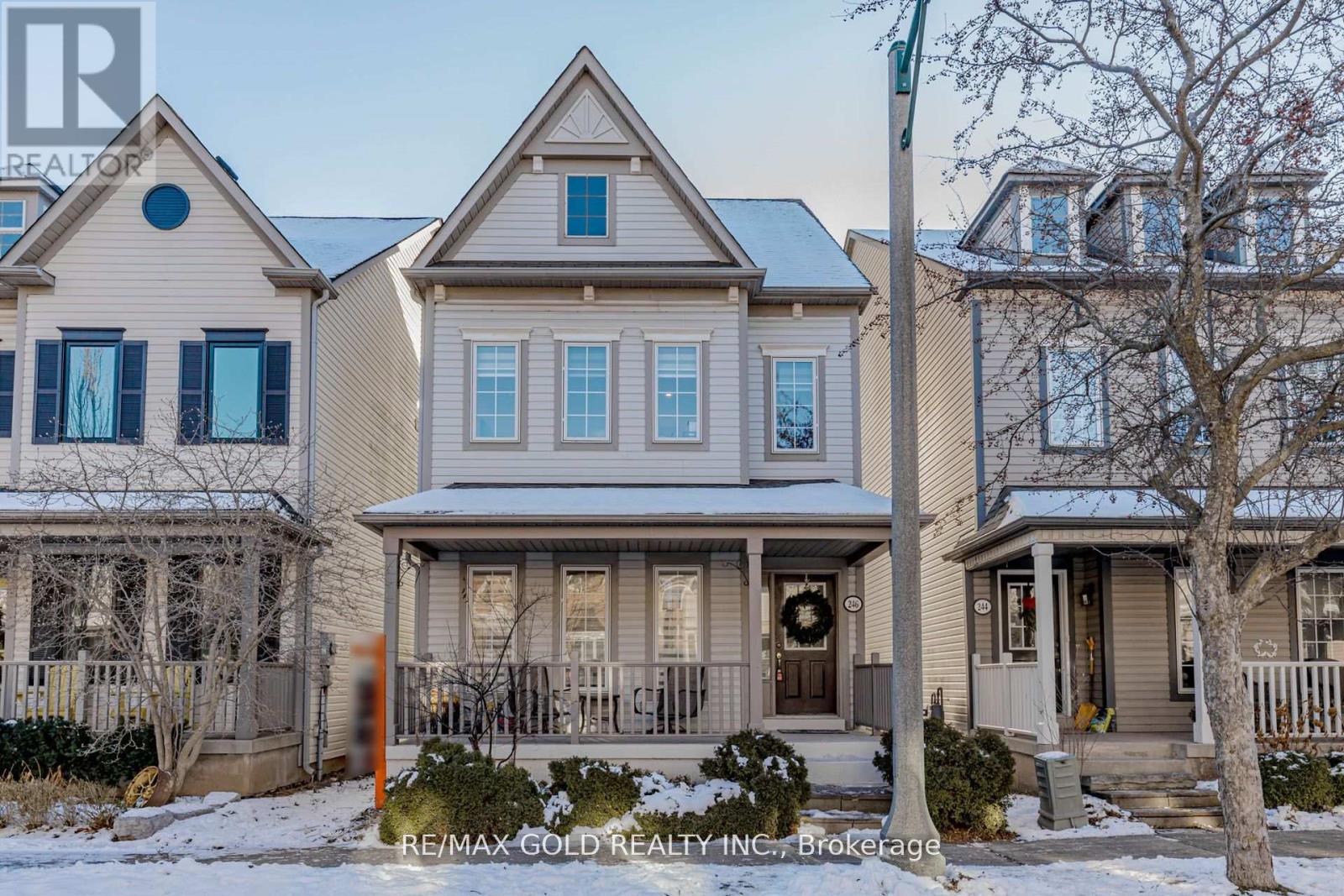 246 Littlewood Drive, Oakville, Ontario  L6H 7K1 - Photo 3 - W12696406