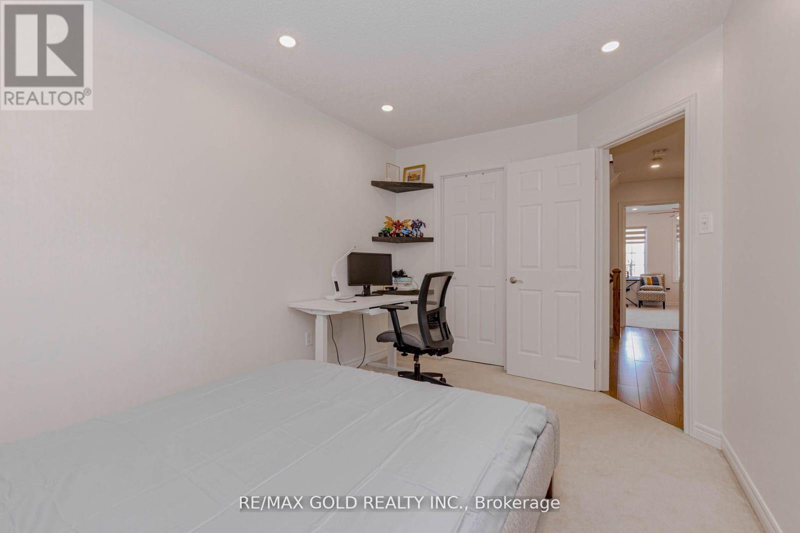 246 Littlewood Drive, Oakville, Ontario  L6H 7K1 - Photo 34 - W12696406