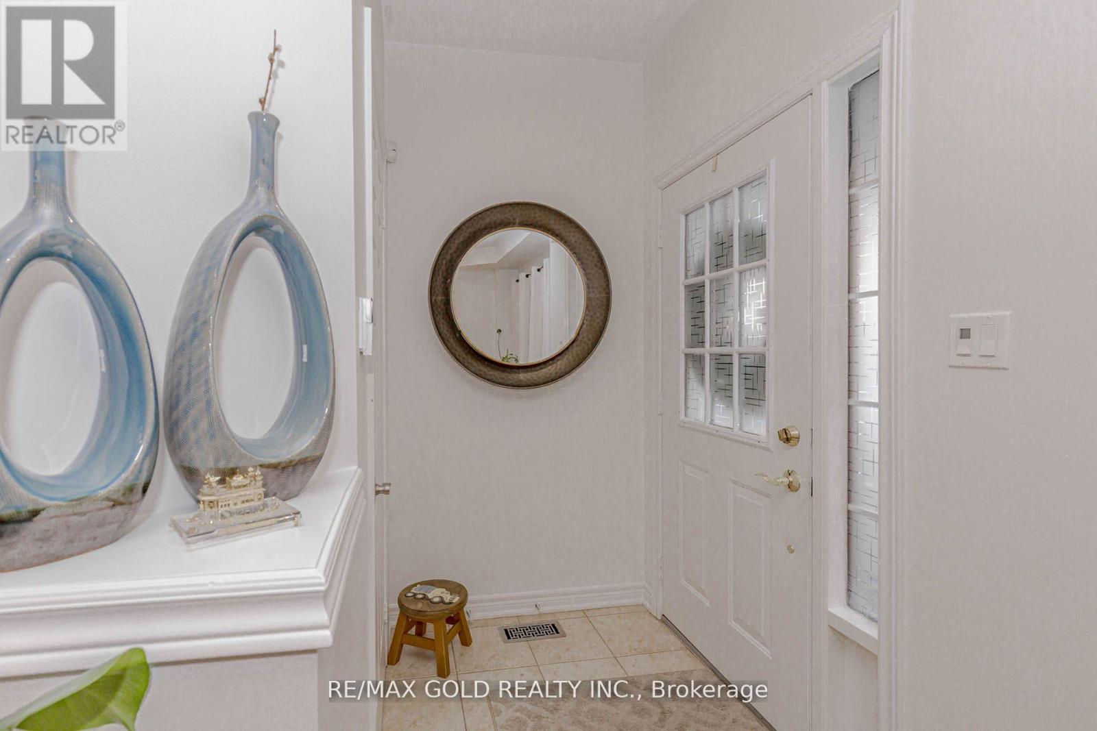 246 Littlewood Drive, Oakville, Ontario  L6H 7K1 - Photo 7 - W12696406