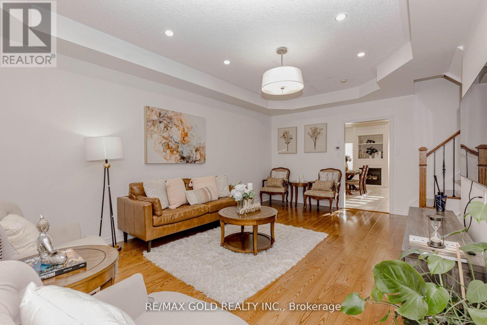 246 Littlewood Drive, Oakville, Ontario  L6H 7K1 - Photo 8 - W12696406