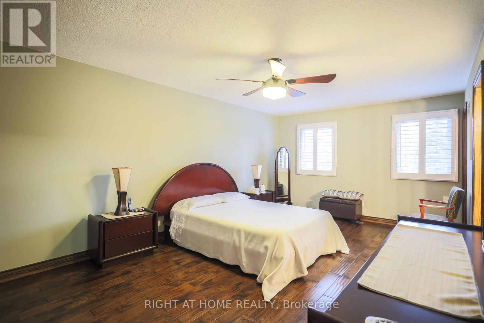 1827 Folkway Drive, Mississauga, Ontario  L5L 2X1 - Photo 23 - W12696416