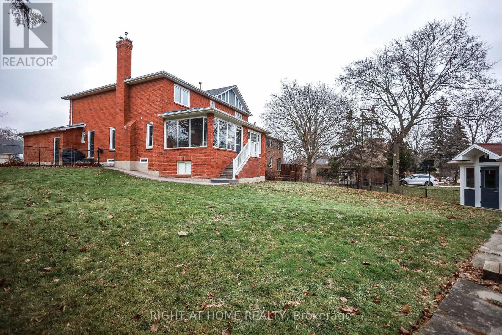 1827 Folkway Drive, Mississauga, Ontario  L5L 2X1 - Photo 45 - W12696416