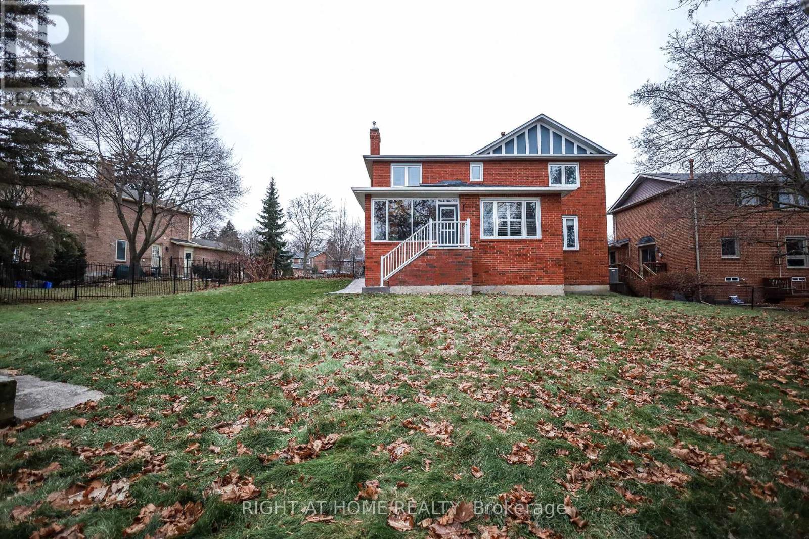 1827 Folkway Drive, Mississauga, Ontario  L5L 2X1 - Photo 47 - W12696416