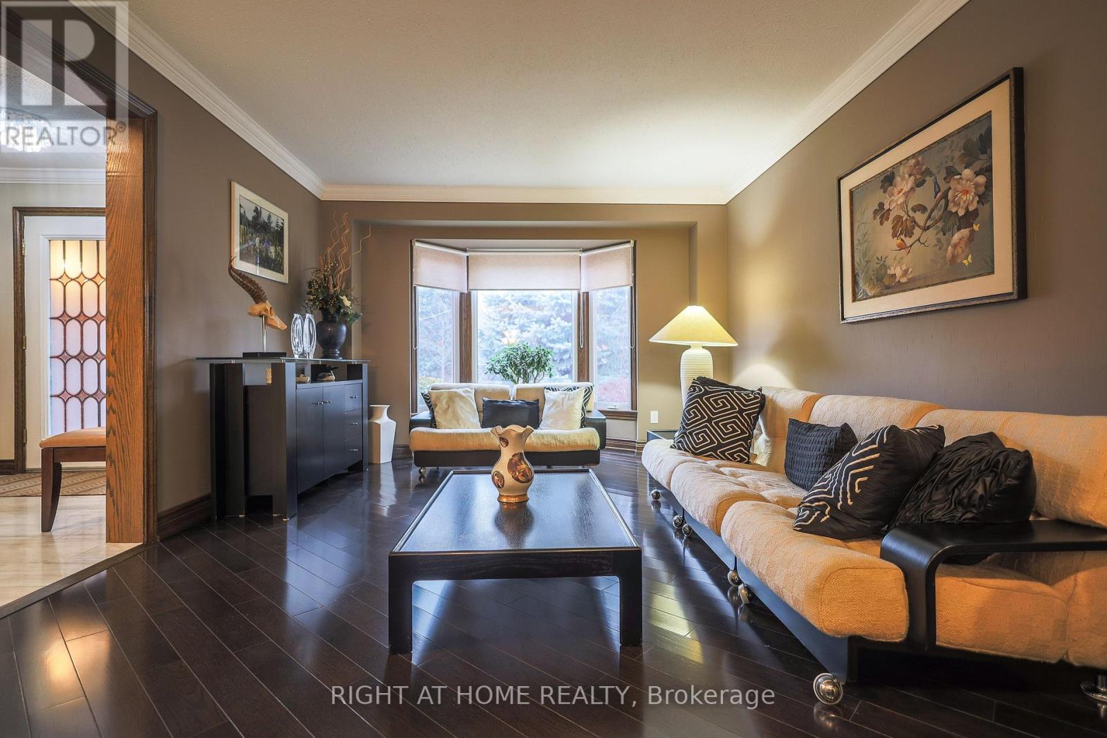 1827 Folkway Drive, Mississauga, Ontario  L5L 2X1 - Photo 7 - W12696416