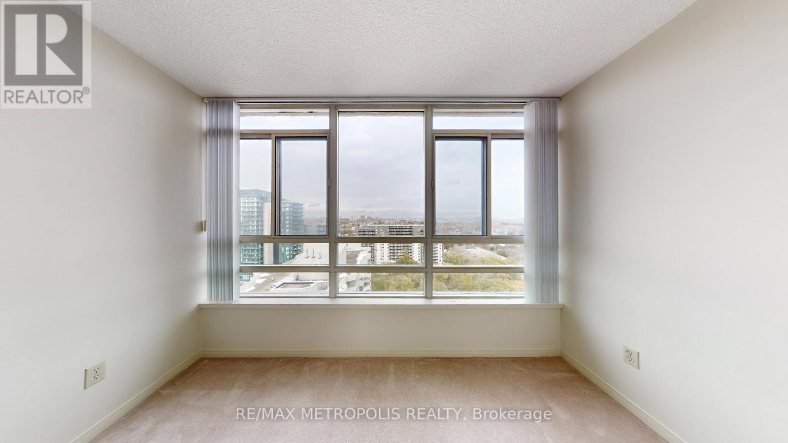 1709 - 75 King Street E, Mississauga, Ontario  L5A 4G5 - Photo 11 - W12696436