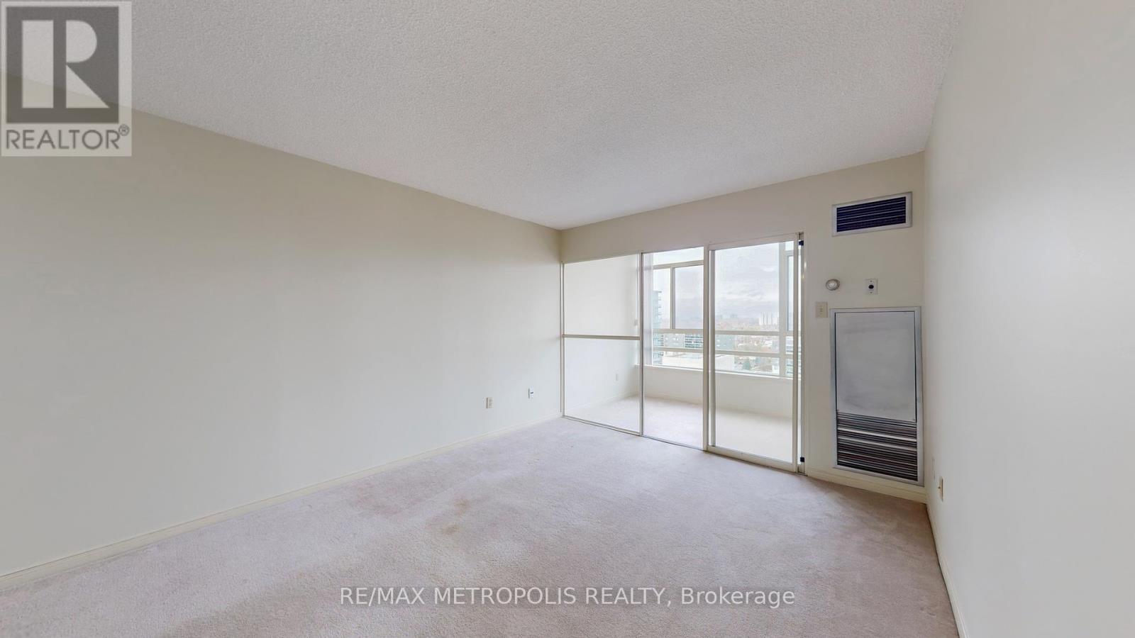 1709 - 75 King Street E, Mississauga, Ontario  L5A 4G5 - Photo 6 - W12696436