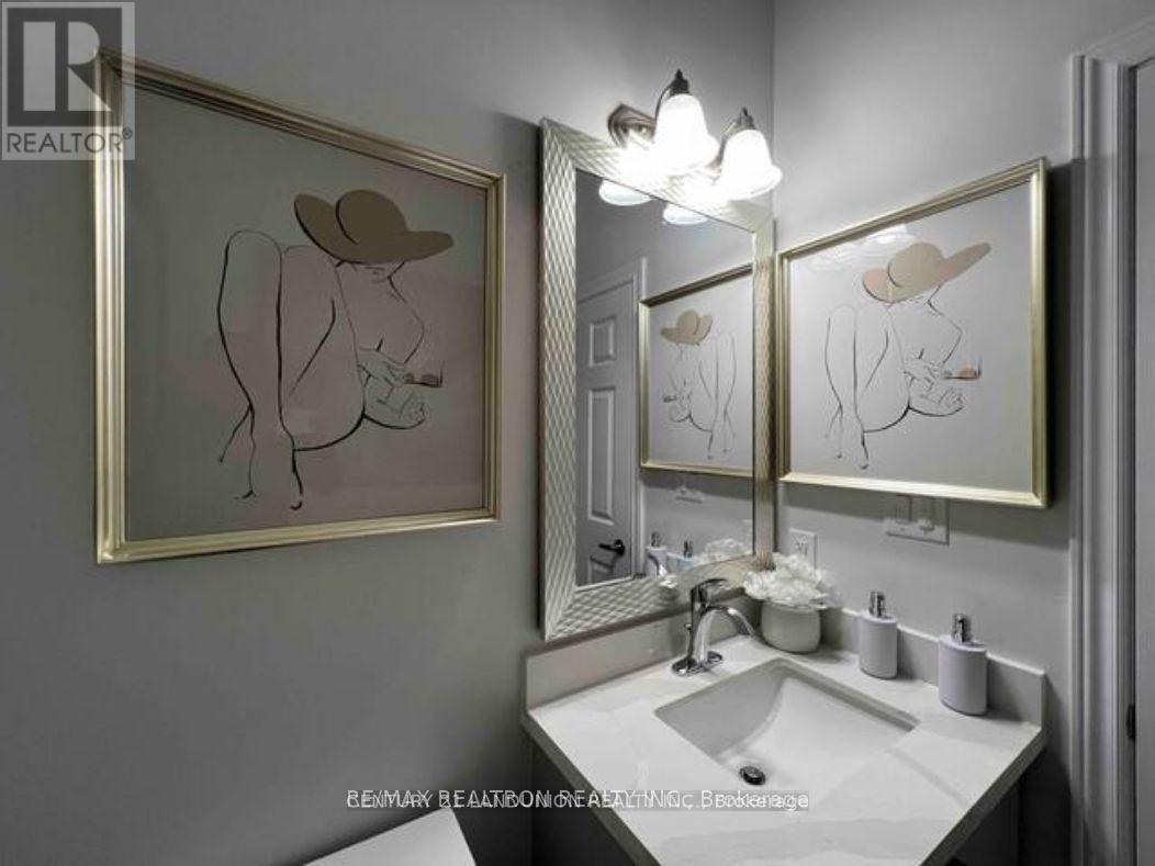 121 Marigold Gardens, Oakville, Ontario  L6H 0Y1 - Photo 10 - W12696448