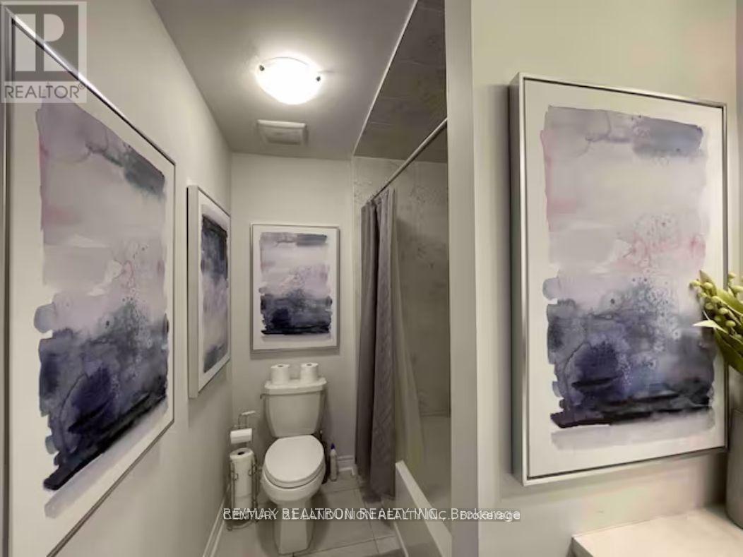 121 Marigold Gardens, Oakville, Ontario  L6H 0Y1 - Photo 11 - W12696448