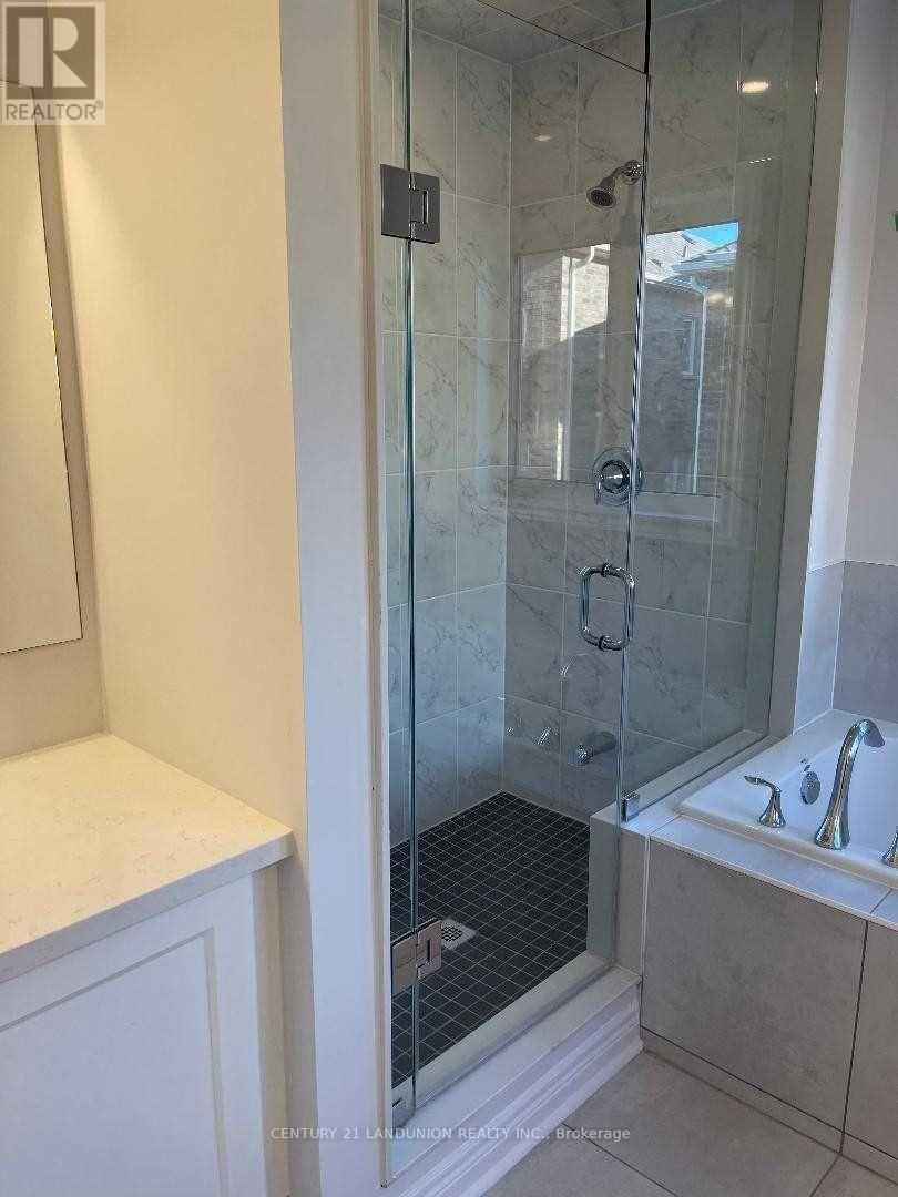 121 Marigold Gardens, Oakville, Ontario  L6H 0Y1 - Photo 17 - W12696448