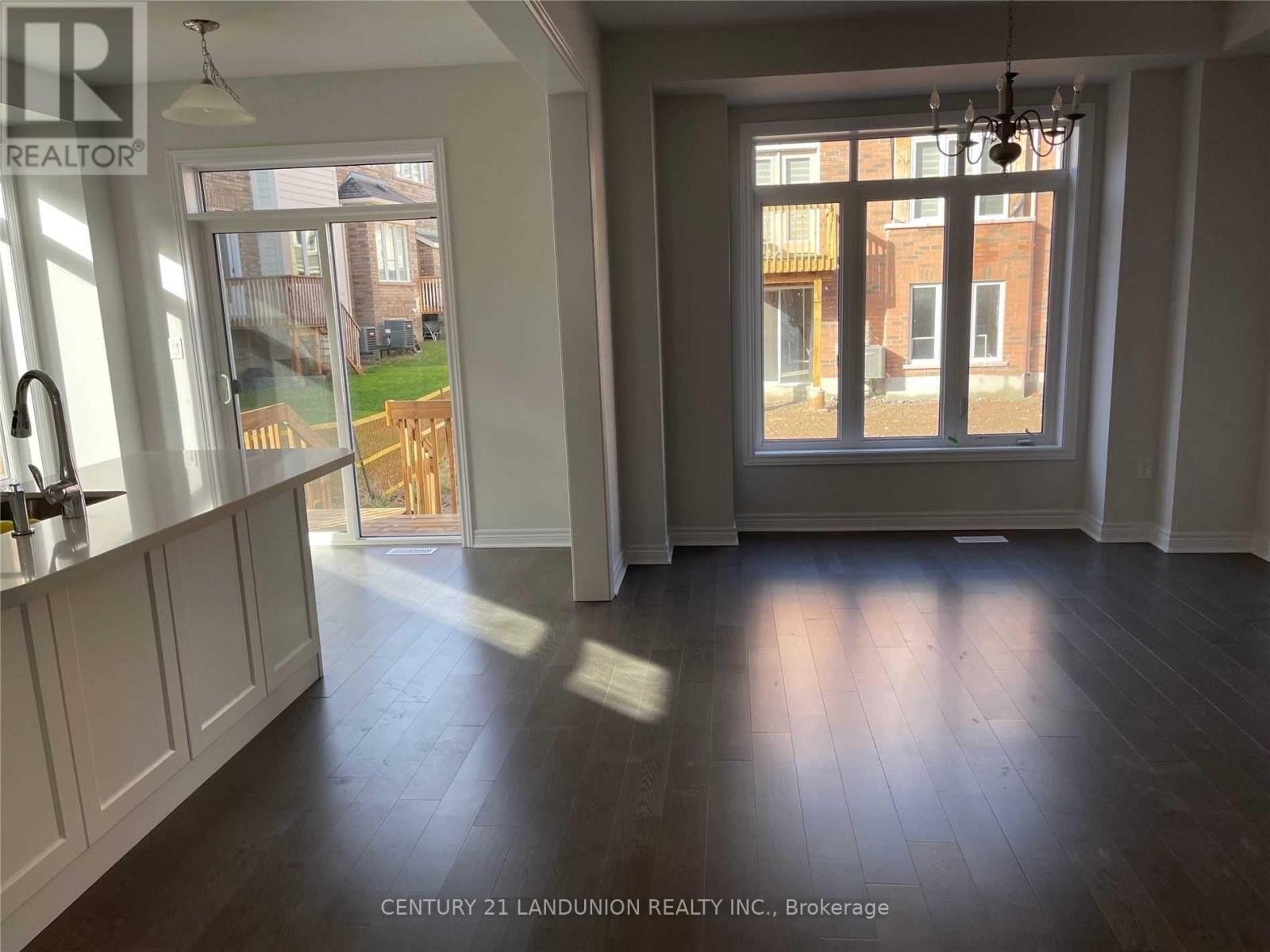 121 Marigold Gardens, Oakville, Ontario  L6H 0Y1 - Photo 19 - W12696448